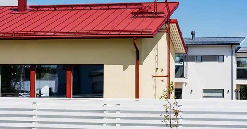 Poistumisputken kiinnityslevy